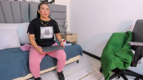 Snapshot of sofiperez_ chatting on 07-22-26, 11:13 online show from 07-22-26, 11:13