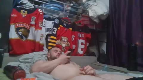 Snapshot of soflogrown97 chatting on 01-16-26, 02:37 Mason Muscles online show from 01-16-26, 02:37