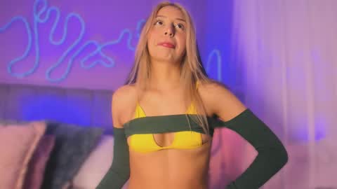 Snapshot of sofly_s chatting on 03-05-26, 11:28 Sofi online show from 03-05-26, 11:28