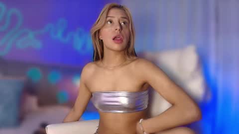 Snapshot of sofly_s chatting on 03-17-26, 11:46 Sofi online show from 03-17-26, 11:46