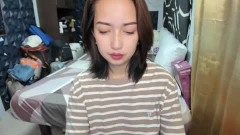 Snapshot of soft_angel8 chatting on 10-09-25, 05:05 Angel online show from 10-09-25, 05:05