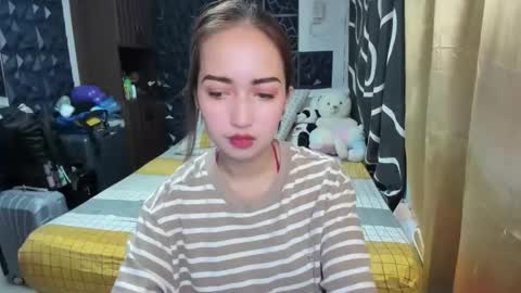 Snapshot of soft_angel8 chatting on 10-29-25, 02:08 Angel online show from 10-29-25, 02:08