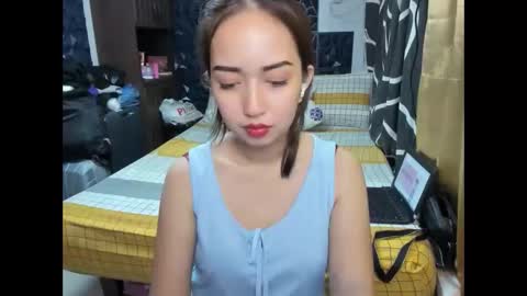 Snapshot of soft_angel8 chatting on 11-02-25, 11:56 Angel online show from 11-02-25, 11:56