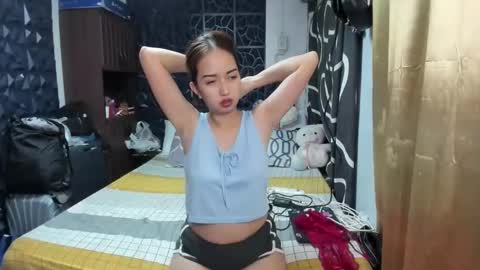 Snapshot of soft_angel8 chatting on 11-07-25, 03:12 Angel online show from 11-07-25, 03:12