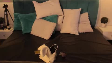 soft_temptation online show from 09-17-25, 01:02