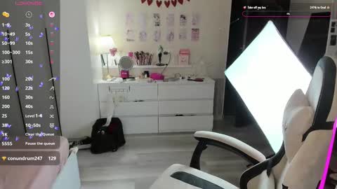 Snapshot of softalone chatting on 03-05-26, 12:17 Di online show from 03-05-26, 12:17