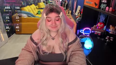 Sofie online show from 12-21-24, 06:52