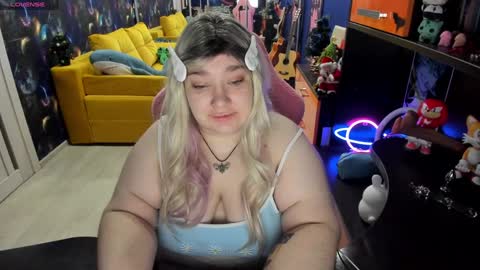 Sofie online show from 12-23-24, 02:02
