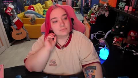 Sofie online show from 12-25-24, 05:37