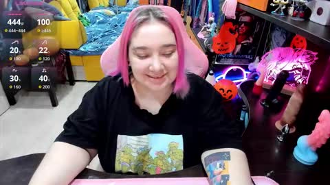 Sofie online show from 10-26-25, 03:45