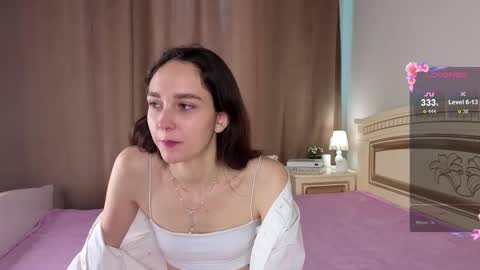 Elly online show from 10-13-25, 07:08