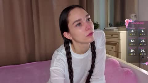 Elly online show from 10-19-25, 06:36