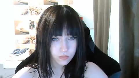 Eva online show from 06-17-26, 04:52