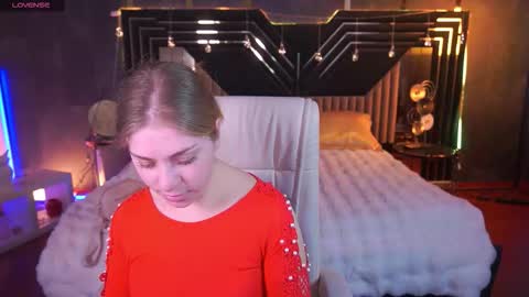 Snapshot of softlysabrina chatting on 03-26-26, 07:25 Sabrina online show from 03-26-26, 07:25