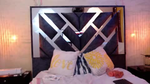 Snapshot of sofy_bonnet chatting on 02-17-26, 02:02 online show from 02-17-26, 02:02