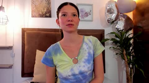 Snapshot of sofy_bonnet chatting on 02-20-26, 07:58 online show from 02-20-26, 07:58