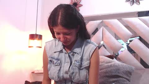 Snapshot of sofy_bonnet chatting on 03-05-26, 11:50 online show from 03-05-26, 11:50