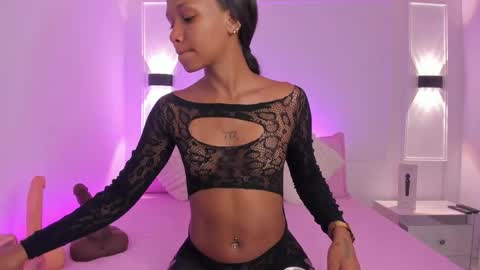 Snapshot of sofynovoa chatting on 04-21-26, 04:08 online show from 04-21-26, 04:08