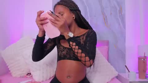 Snapshot of sofynovoa chatting on 05-11-26, 03:45 online show from 05-11-26, 03:45