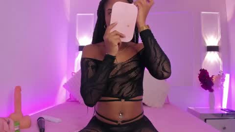 Snapshot of sofynovoa chatting on 05-13-26, 05:05 online show from 05-13-26, 05:05