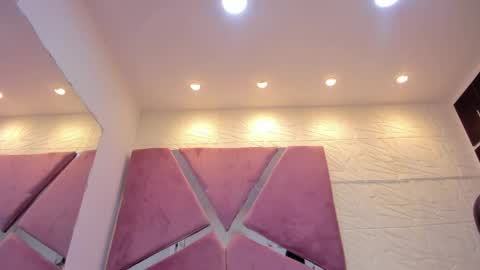 SOL  ANGEL online show from 04-18-26, 07:07