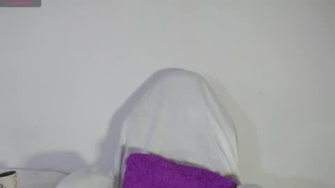 Snapshot of sol_rous chatting on 03-27-26, 01:33 online show from 03-27-26, 01:33