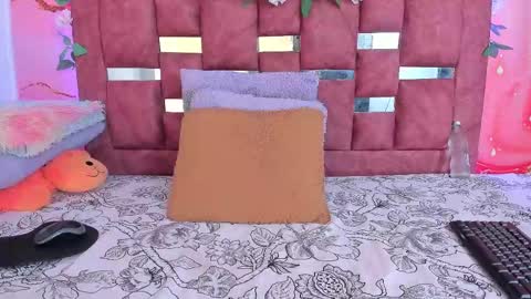 Snapshot of sol_stephanny chatting on 02-14-25, 06:29 Sol online show from 02-14-25, 06:29