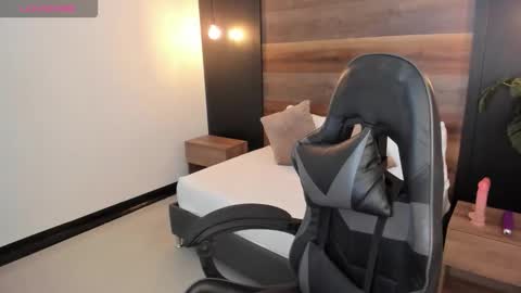 V A L E R I A online show from 10-27-25, 07:07