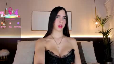 Snapshot of solavelar chatting on 10-20-25, 03:29 Sol Avelar online show from 10-20-25, 03:29