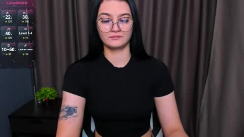 Snapshot of solazolaa chatting on 10-14-25, 01:28 Sonya online show from 10-14-25, 01:28