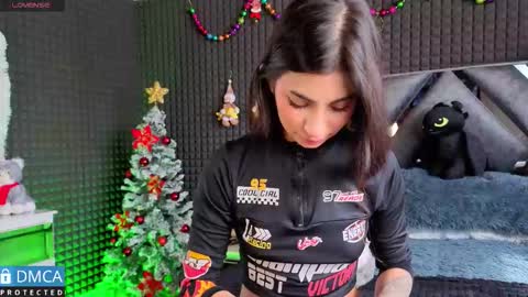 Snapshot of solbeaumont chatting on 12-04-25, 07:11 Sol online show from 12-04-25, 07:11