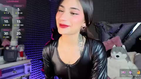 Snapshot of solbeaumont chatting on 01-05-26, 07:28 Sol online show from 01-05-26, 07:28