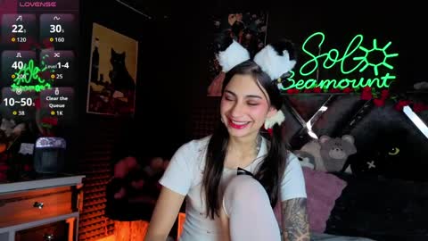 Snapshot of solbeaumont chatting on 04-09-26, 10:59 Sol online show from 04-09-26, 10:59