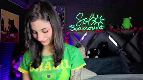 Snapshot of solbeaumont chatting on 06-18-26, 07:07 Sol online show from 06-18-26, 07:07