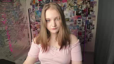 Nora online show from 09-09-25, 09:42