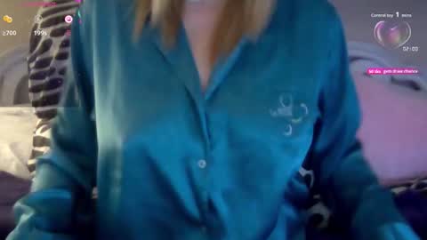 solesticia online show from 10-24-25, 02:46