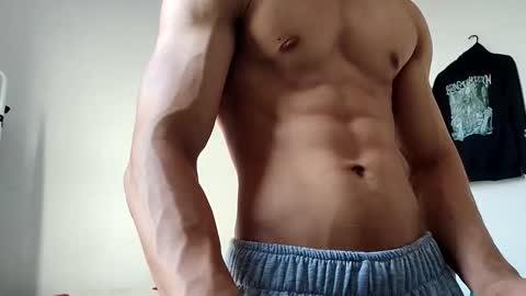 Hi Im Weller Check my Bio  online show from 03-06-26, 10:28