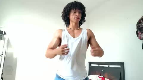 Snapshot of solorizo chatting on 05-06-26, 09:31 Hi Im Weller Check my Bio online show from 05-06-26, 09:31