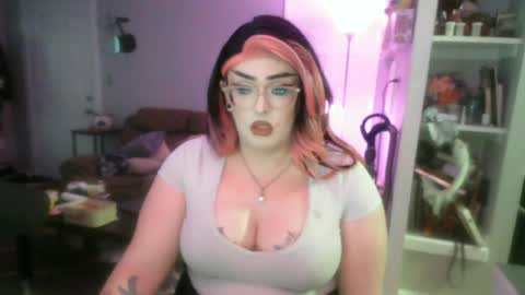 Snapshot of somespookygirl1 chatting on 07-09-26, 12:26 somespookygirl1 online show from 07-09-26, 12:26