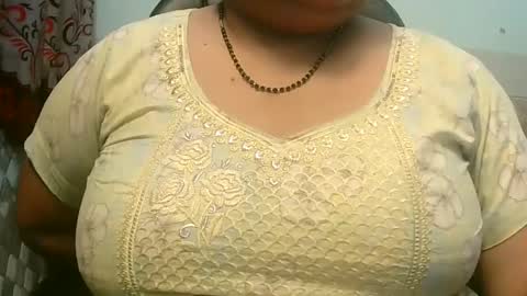 Snapshot of soni88888 chatting on 02-05-25, 02:37 soni88888 online show from 02-05-25, 02:37