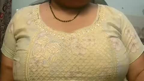 Snapshot of soni88888 chatting on 02-06-25, 02:15 soni88888 online show from 02-06-25, 02:15