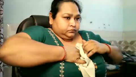 soni88888 online show from 05-07-26, 04:34