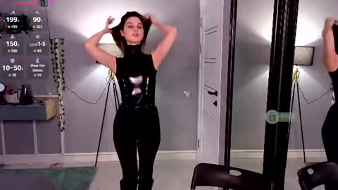 Sonia online show from 06-17-26, 04:08