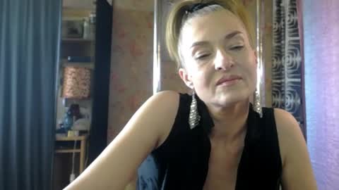 Sonia online show from 04-22-26, 01:56