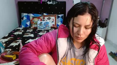 Snapshot of sonialatin69 chatting on 12-17-24, 06:45 sonialatin69 online show from 12-17-24, 06:45