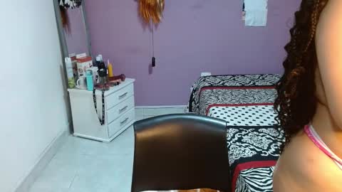 Snapshot of sonialatin69 chatting on 01-08-25, 04:02 sonialatin69 online show from 01-08-25, 04:02