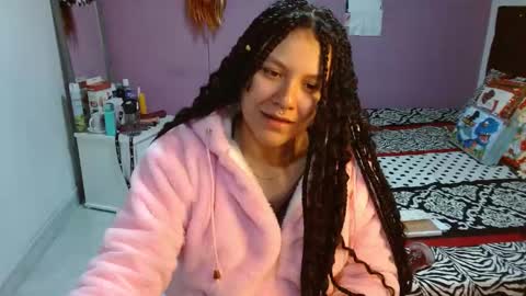 Snapshot of sonialatin69 chatting on 01-08-25, 08:27 sonialatin69 online show from 01-08-25, 08:27