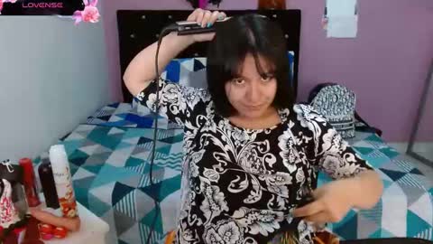 Snapshot of sonialatin69 chatting on 02-06-25, 02:26 sonialatin69 online show from 02-06-25, 02:26