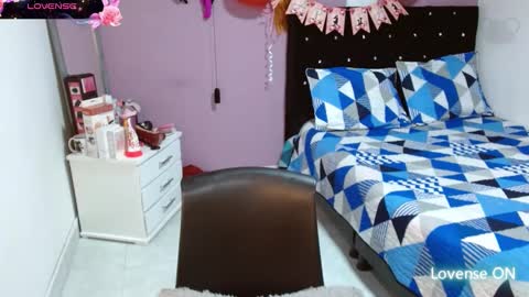 Snapshot of sonialatin69 chatting on 02-20-25, 08:39 sonialatin69 online show from 02-20-25, 08:39