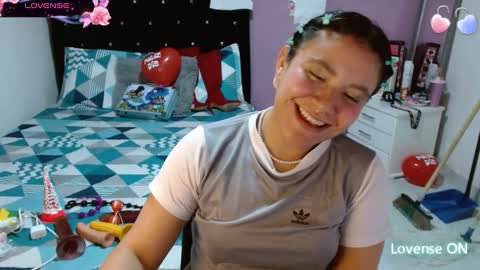 Snapshot of sonialatin69 chatting on 02-21-25, 10:04 sonialatin69 online show from 02-21-25, 10:04